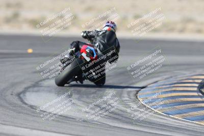 media/Dec-01-2025-Moto Forza (Mon) [[2daa91e15f]]/1-Advanced Group/Session 2 Turn 11 Backside/